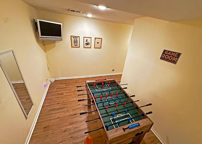 Spacious And Modern 3bd 2ba Home- Garage Parking!