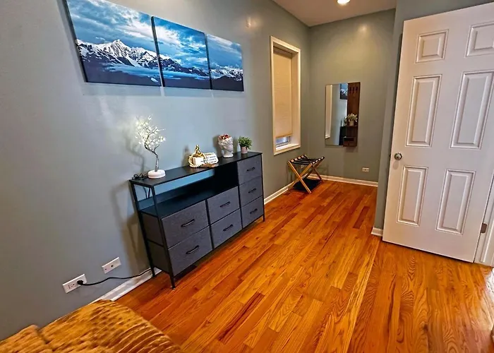 Apartment Spacious And Modern 3bd 2ba Home- Garage Parking!
