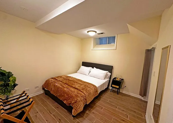 Spacious And Modern 3bd 2ba Home- Garage Parking! Apartment
